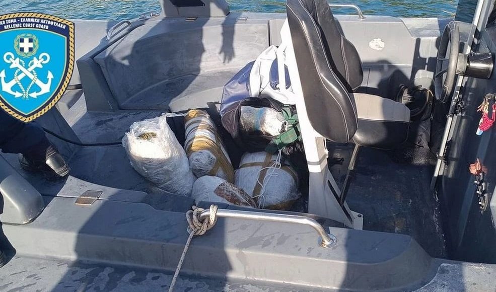 Το-Λιμενικό-κατέσχεσε-136-κιλά-κάνναβης-και-συνέλαβε-έναν-50χρονο-στην-Ηγουμενίτσα