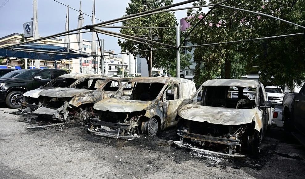 Εμπρηστική-επίθεση-σε-αντιπροσωπεία-οχημάτων-στη-Νέα-Φιλαδέλφεια-τα-ξημερώματα