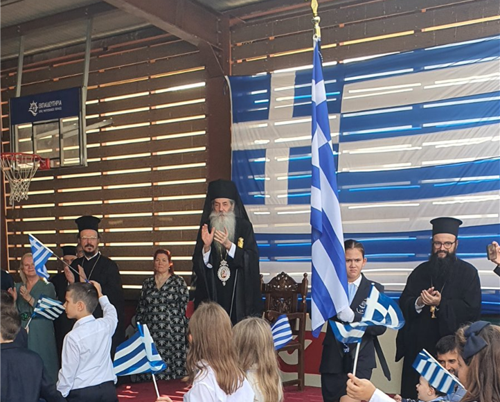 Πειραιώς-Σεραφείμ:-Η-Παναγία-να-μας-χαρίζει-τη-Σκέπη-και-την-Ευλογία-της