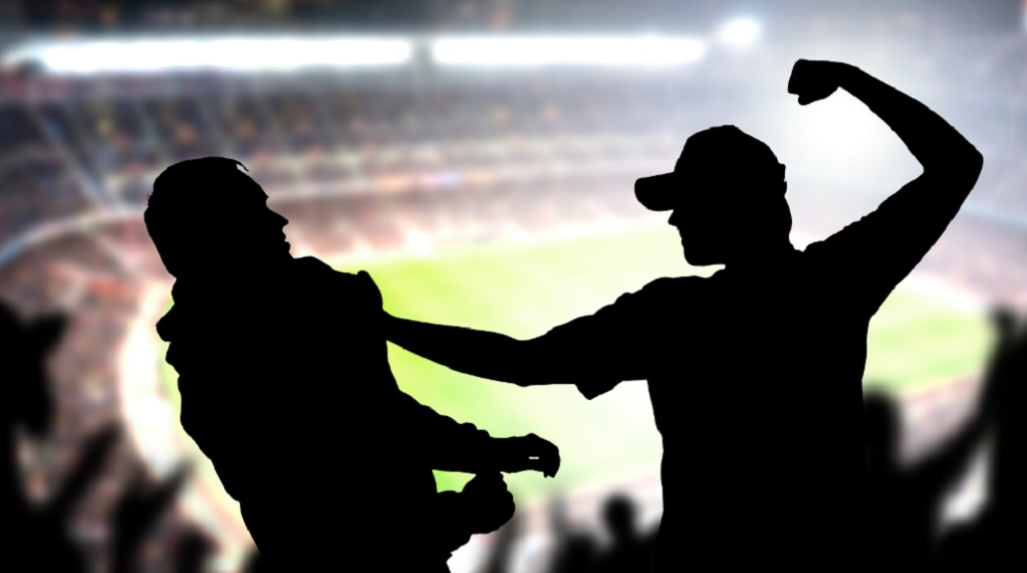 Πάτρα:-Τραυματίστηκε-17χρονος-σε-οπαδικό-επεισόδιο-–-Τον-μαχαίρωσε-ανήλικος-–-Οκτώ-συλλήψεις-–-ertnews.gr