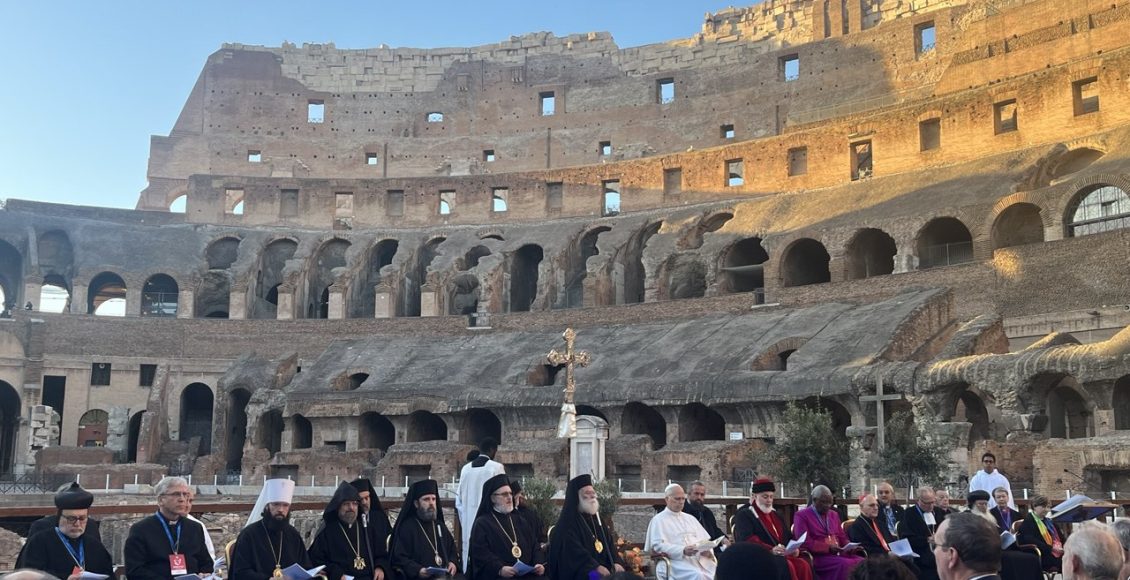 “Κανένας-πόλεμος-δεν-είναι-ιερός,-μόνο-η-ειρήνη-είναι-ιερή”:-Μήνυμα-από-το-Κολοσσαίο-της-Ρώμης-παρουσία-Ορθοδόξων-Προκαθημένων