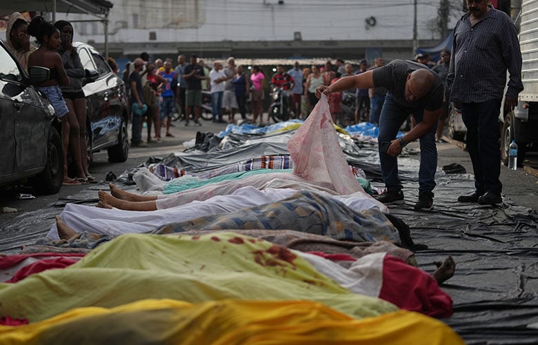 Βραζιλία:-Εικόνες-σοκ-με-τα-πτώματα-τουλάχιστον-40-ανθρώπων-να-κείτονται-σε-δρόμο-του-Ρίο-ντε-Τζανέιρο