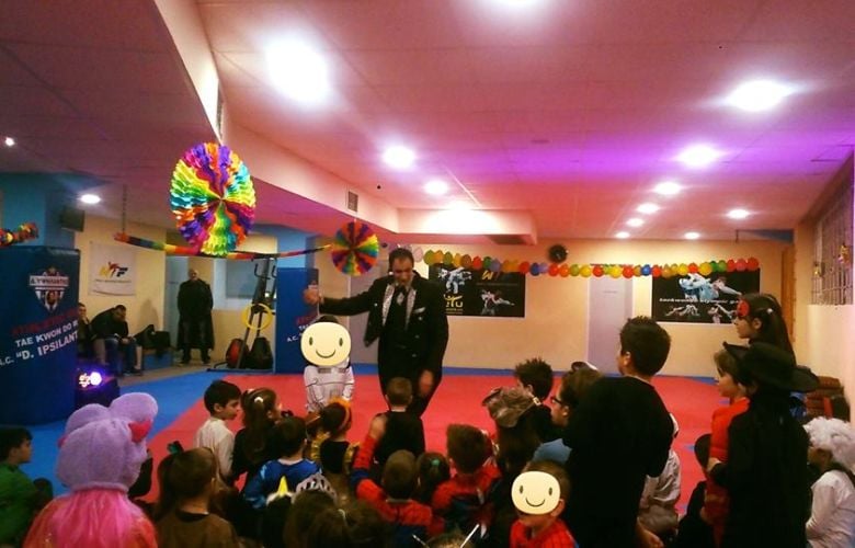 Ανιματέρ-και-κλόουν-που-γεμίζουν-χαμόγελα