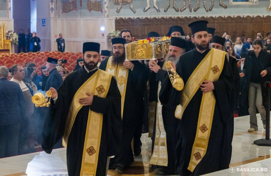 Βουκουρέστι:-Το-ιερό-λείψανο-του-Αγίου-Δημητρίου-του-Νέου-μεταφέρθηκε-στον-Εθνικό-Καθεδρικό-Ναό