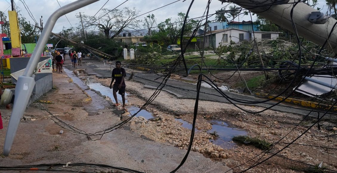 Ο-κυκλώνας-Μελίσα-χτυπά-την-βόρεια-Καραϊβική,-επιταχύνεται-ενώ-κατευθύνεται-προς-τις-Βερμούδες