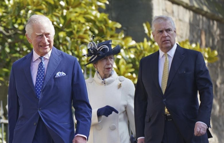 Ο-βασιλιάς-Κάρολος-αφαίρεσε-τους-τίτλους-του-πρίγκιπα-Άντριου-και-τον-διέταξε-να-φύγει-από-την-έπαυλή-του