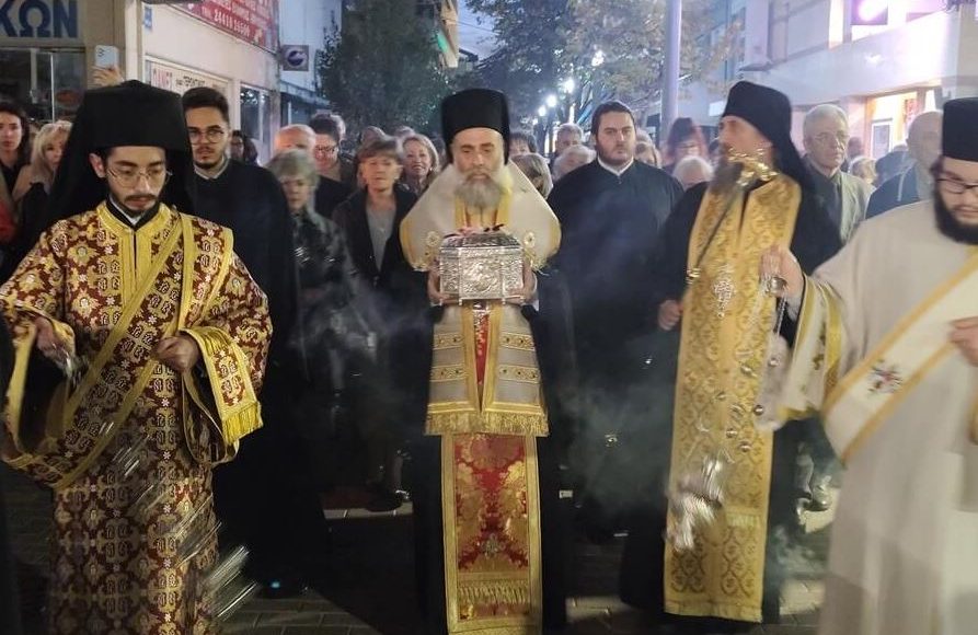 Η-Τίμια-Κάρα-του-Αγίου-Παντελεήμονος-στην-Ιερά-Μητρόπολη-Θεσσαλιώτιδος