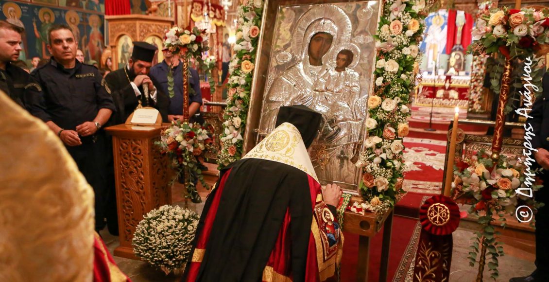 Η-Λαμία-υποκλίθηκε-ευλαβικά- στην-Παναγία-την-Αντίνιτσα