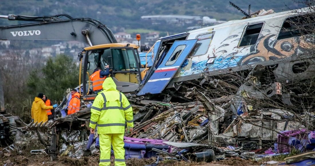 Τραγωδία-στα-Τέμπη:-Λήγει-η-προθεσμία-για-να-ζητήσουν-οι-συγγενείς-των-57-θυμάτων-για-την-εκταφή-των-σορών