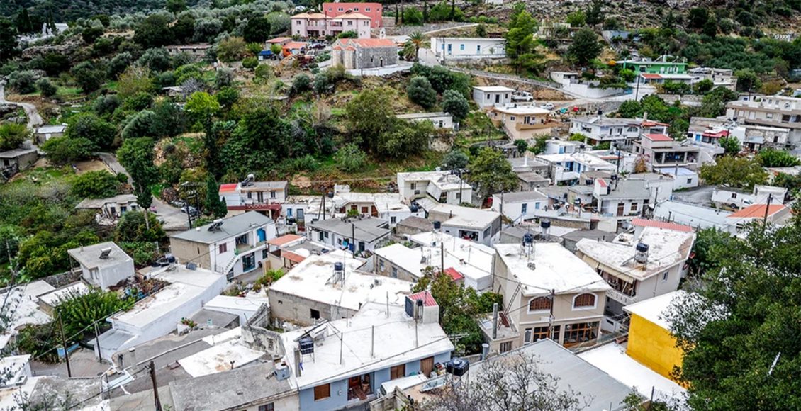 Βεντέτα-στα-Βορίζια:-Για-πρώτη-φορά-«σπάει»-τη-σιωπή-της-η-μητέρα-των-τεσσάρων-προφυλακισμένων-Φραγκιαδάκηδων-–-«Να-σταματήσει-εδώ»