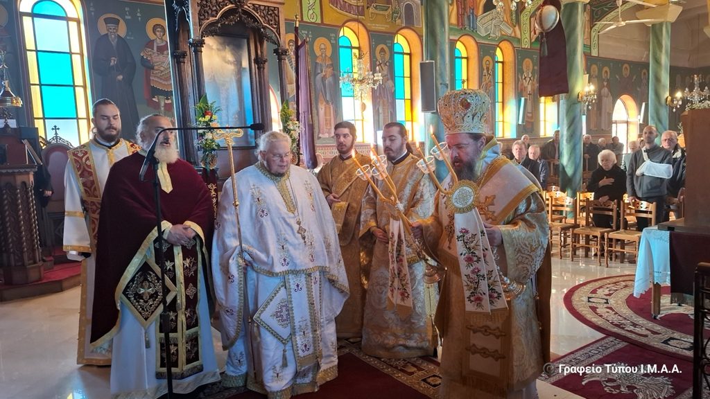 Ο-Αιτωλίας-και-Ακαρνανίας-Δαμασκηνός-στον-πανηγυρίζοντα-Ιερό-Ναό-Αποστόλου-Φιλίππου-στην-Γραμματικού-Μακρυνείας