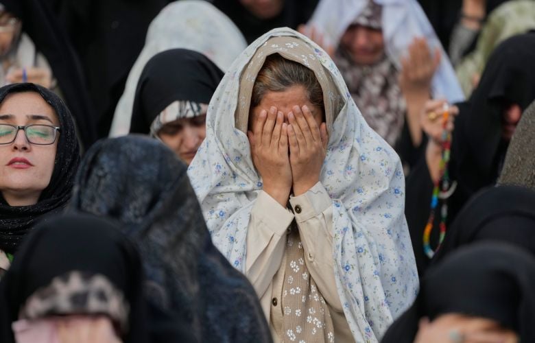 Συλλογική-προσευχή-στην-Τεχεράνη-για-να-βρέξει