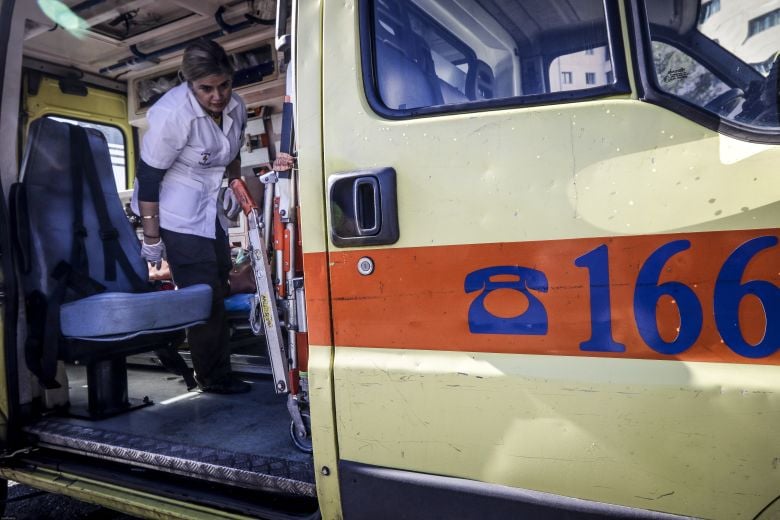 Συγκρούστηκαν-οχήματα-στην-Παιανία-–-Χωρίς-τις-αισθήσεις-τους-απεγκλωβίστηκαν-δυο-ηλικιωμένοι