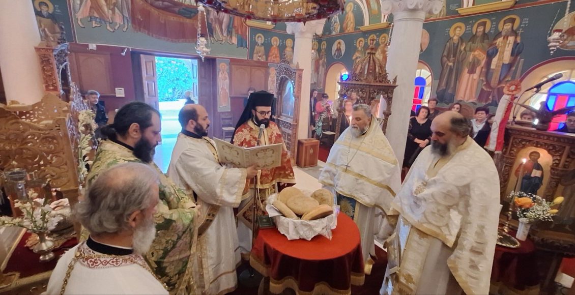 Ιερατικό-συλλείτουργο-στον-Ιερό-Ναό-Πολιούχου-Ύδρας,-Αγίου-Νεομάρτυρος-Κωνσταντίνου