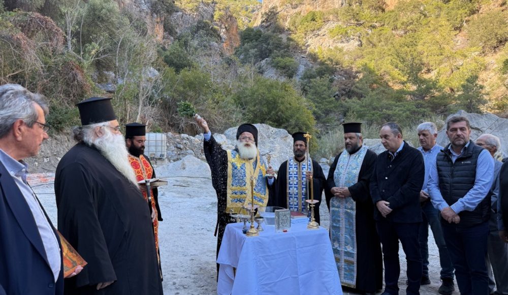 Αγιασμός-για-την-έναρξη-άντλησης-της-νέας-γεώτρησης-του-ΤΟΕΒ-Ιεράπετρας