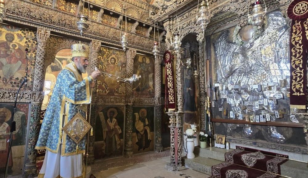 Αρχιερατική-Θεία-Λειτουργία-στην-Ιερά-Μονή-Ρουκουνιώτου-Σύμης