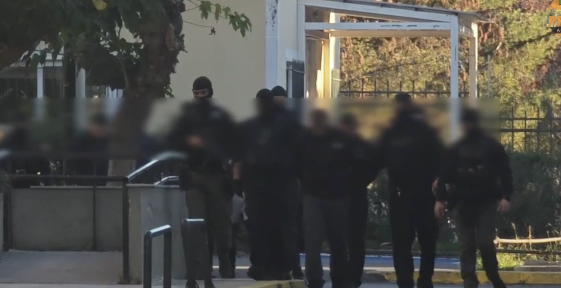 Δολοφονία-Λάλα:-Πάνω-από-100.000-ευρώ,-χρυσές-λίρες-αλλά-και-βαρύς-οπλισμός-στις-οικίες-των-συλληφθέντων-–-Απολογούνται-στην-Ευελπίδων