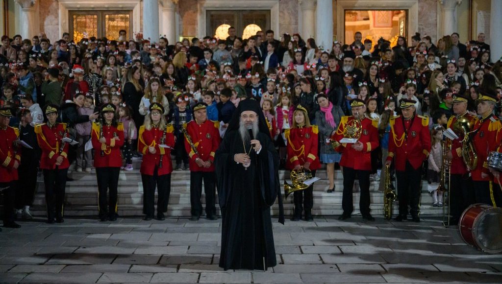 Μήνυμα-αγάπης-και-χαράς-από-τα-παιδιά-της-Πάτρας