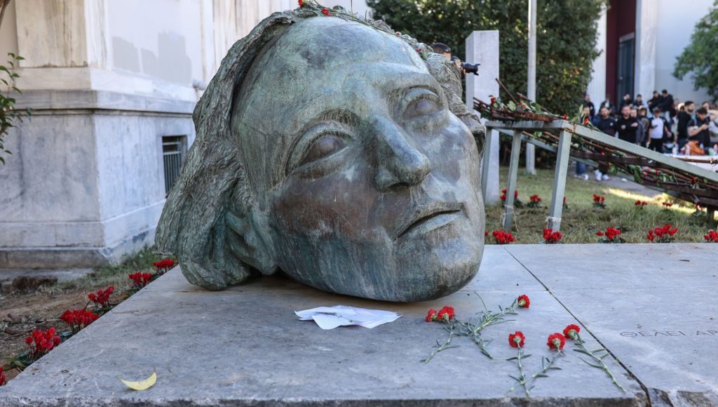 52η-επέτειος-του-Πολυτεχνείου-–-Το-μήνυμα-του-Κωνσταντίνου-Τασούλα-–-Δρακόντεια-μέτρα-ασφαλείας