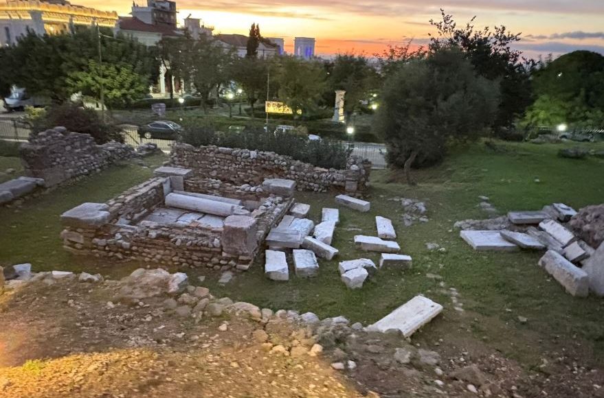 Ο-Μητροπολίτης-Πατρών-στα-εγκαίνια-του-έργου-αποκατάστασης-του-Ρωμαϊκού-Ωδείου