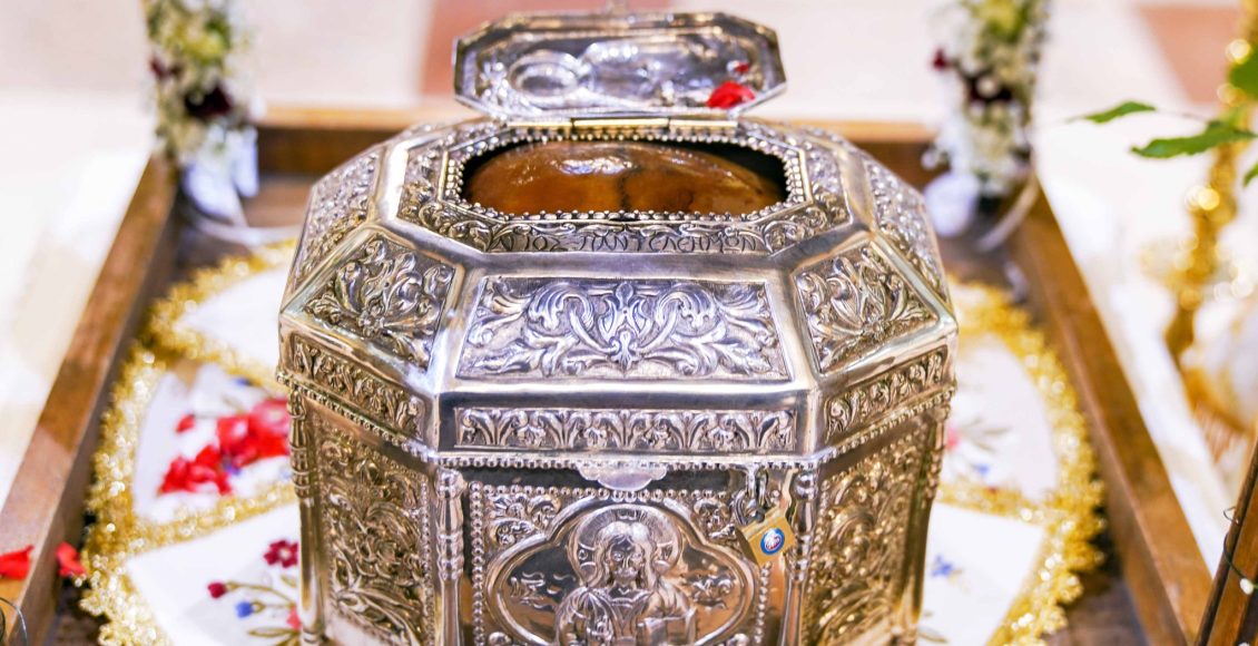 Η-Τιμία-Κάρα-του-Αγίου-Μεγαλομάρτυρος-και-Ιαματικού-Παντελεήμονος-στον-Ιερό-Ναό-Αγίου-Παντελεήμονος-Ιλισσού