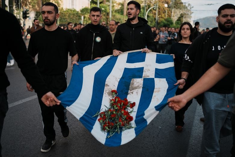 h-αιματοβαμμένη-σημαία-του-Πολυτεχνείου-έφθασε-στην-αμερικανική-πρεβεία
