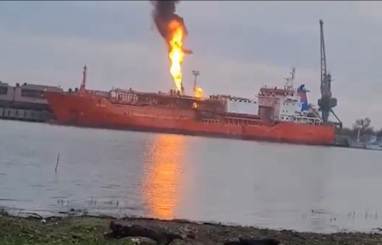 Ρωσική-επίθεση-κατά-τουρκικού-δεξαμενόπλοιου-που-μετέφερε-υγραέριο-σε-λιμάνι-της-Οδησσού-–-Δείτε-βίντεο