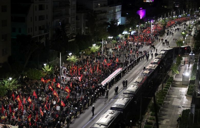 Ολοκληρώθηκε-έξω-από-την-Αμερικανική-Πρεσβεία-η-πορεία-για-την-52η-επέτειο-από-την-εξέγερση-του-Πολυτεχνείου