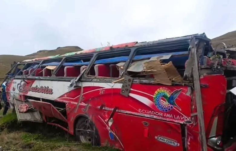 Τραγωδία-στον-Ισημερινό:-Τουλάχιστον-21-νεκροί-και-40-τραυματίες-από-τροχαίο-με-λεωφορείο