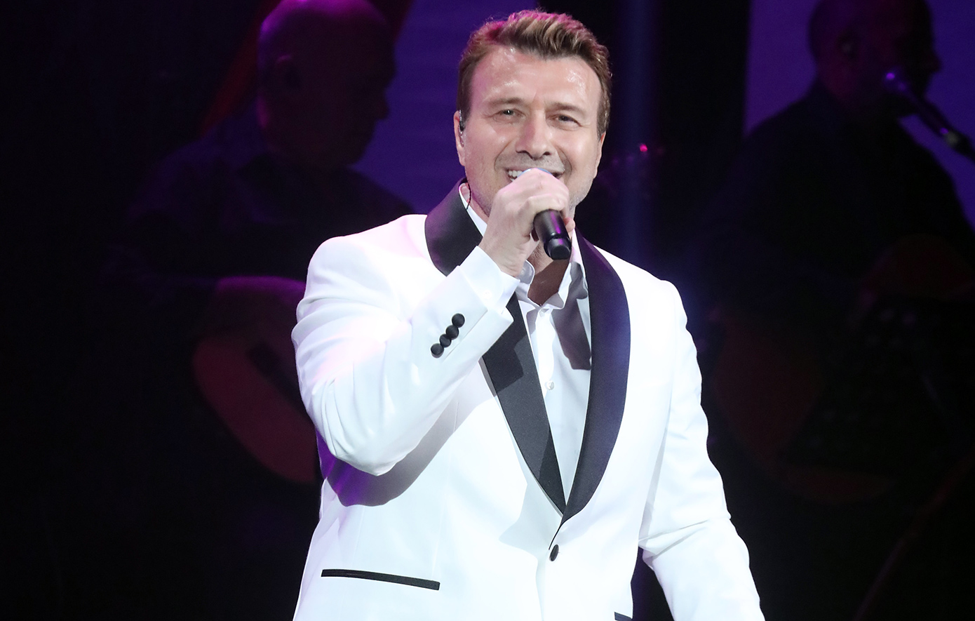 Φυλάκιση-18-μηνών-με-αναστολή-στη-48χρονη-stalker-του-Γιάννη-Πλούταρχου-–-Πίσω-από-τα-κάγκελα-αν-τον-πλησιάσει-στα-500-μέτρα