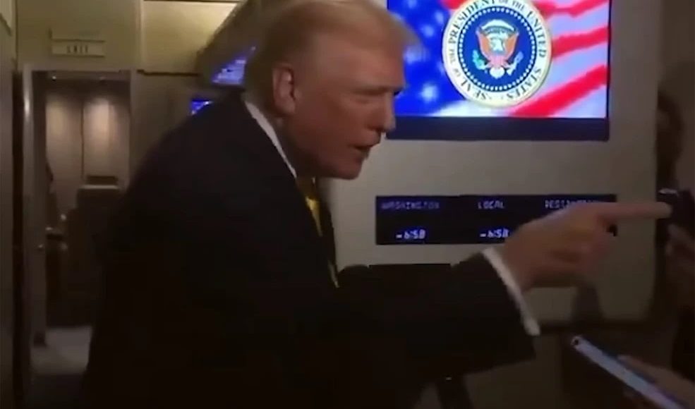 Δημοσιογράφοι…-εκνεύρισαν-τον-Τραμπ:-«Σιωπή-γουρούνα!»-στη-μια,-«είσαστε-φρικτή-δημοσιογράφος»-στην-άλλη