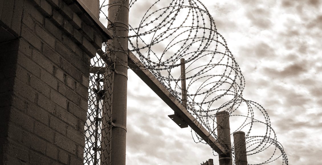 Κρατούμενος-επιτέθηκε-σε-δύο-σωφρονιστικούς-υπαλλήλους-στη-Λάρισα-–-Μεταφέρθηκαν-στο-νοσοκομείο