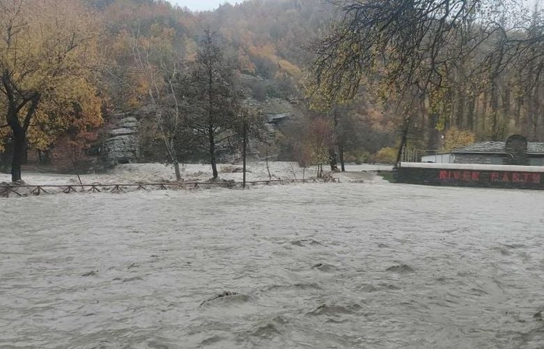 Υπερχείλισε-από-την-κακοκαιρία-ο-Αλιάκμονας-στο-Νεστόριο-Καστοριάς