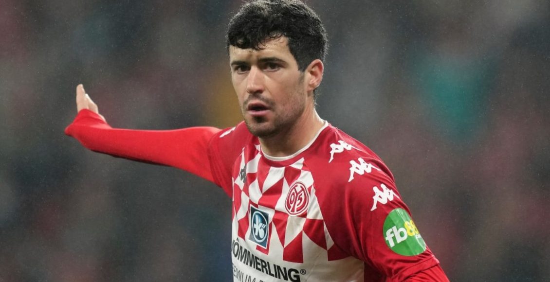 Μεγάλη-ελληνική-ομάδα-για-Άαρον-Μαρτίν-–-Ζήτησε-χαφ-από-super-league-o-Μπενίτεθ!