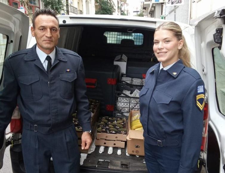 Προσφορά-Γευμάτων-της-Πολεμικής-Αεροπορίας-στις-Τράπεζες-Αγάπης-της-Μητροπόλεως-Θηβών