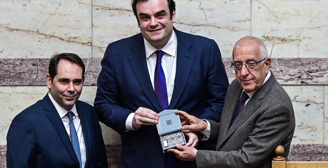 Προϋπολογισμός-2026:-Ενίσχυση-3,2-δισ.-ευρώ-για-μισθωτούς-επαγγελματίες-αγρότες-και-ένστολους-το-2026