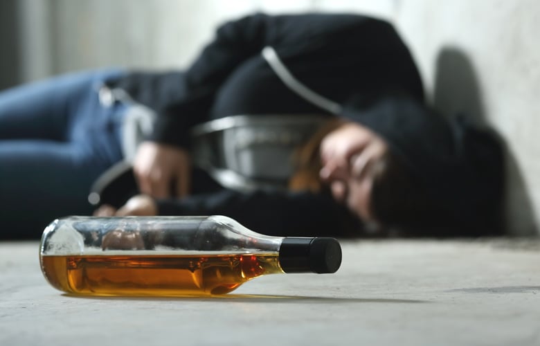 Μεθυσμένες-και-ημιλιπόθυμες-βρέθηκαν-δύο-ανήλικες-στην-Καλαμαριά