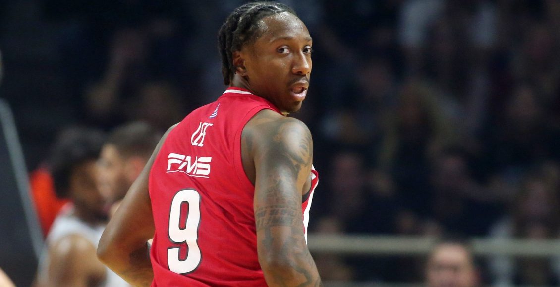 Ολυμπιακός:-Βίντεο-με-την-εκπληκτική-εμφάνιση-του-Λι-και-τα-συγχαρητήρια-των-συμπαικτών-του