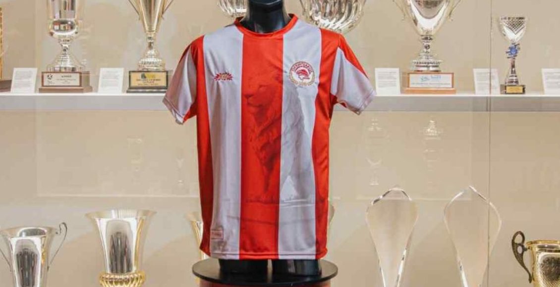 Ο-Ερασιτέχνης-Ολυμπιακός-αποκάλυψε-την-επετειακή-φανέλα-των-100-χρόνων-–-Δείτε-το-βίντεο