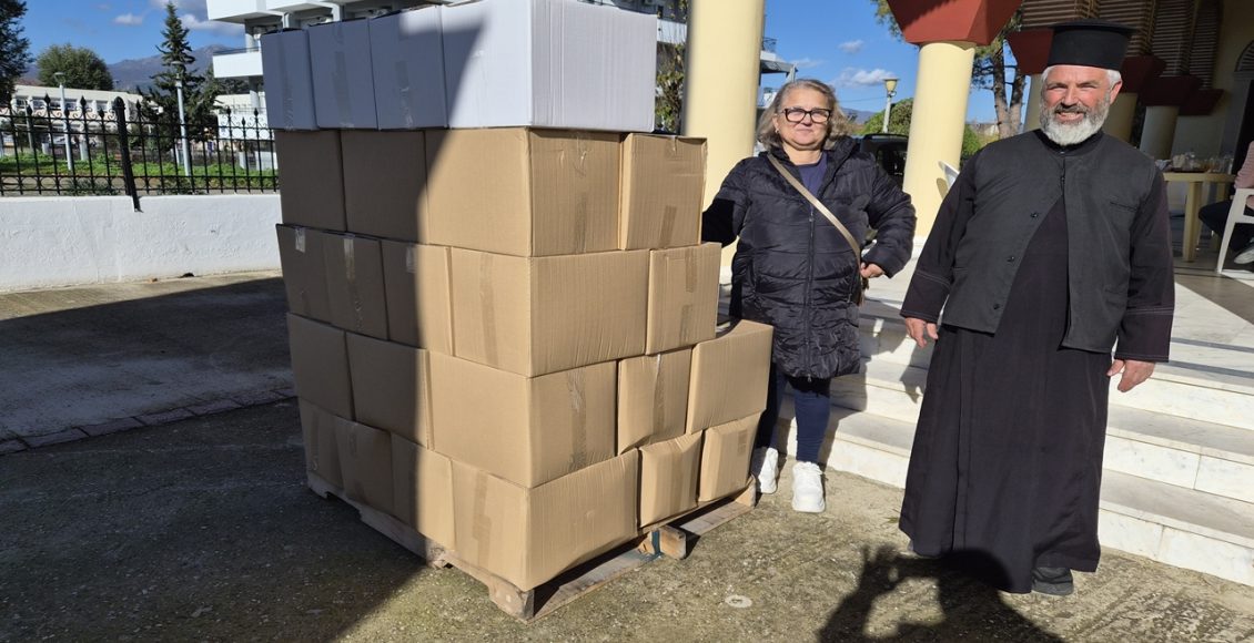 ΙΜ.-Μαρωνείας:-Διανομή-δεμάτων-σε-άπορες-οικογένειες