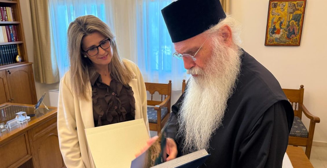 «Ένα-σπάνιο-παράδειγμα-ανθρώπου»:-Η-Σοφία-Μάνου-για-τον-Μητροπολίτη-Μεσογαίας-Νικόλαο