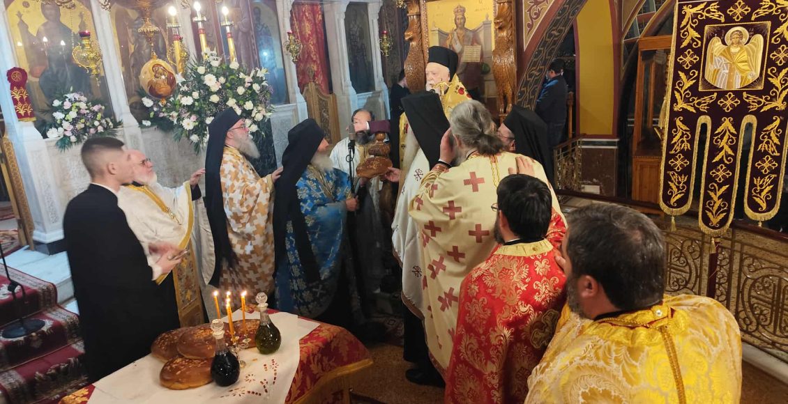 Κατανυκτική-προσευχή-για-την-Αγιομάρτυρα-Αικατερίνη,-στον-ομώνυμο-ναό-των-Πετραλώνων