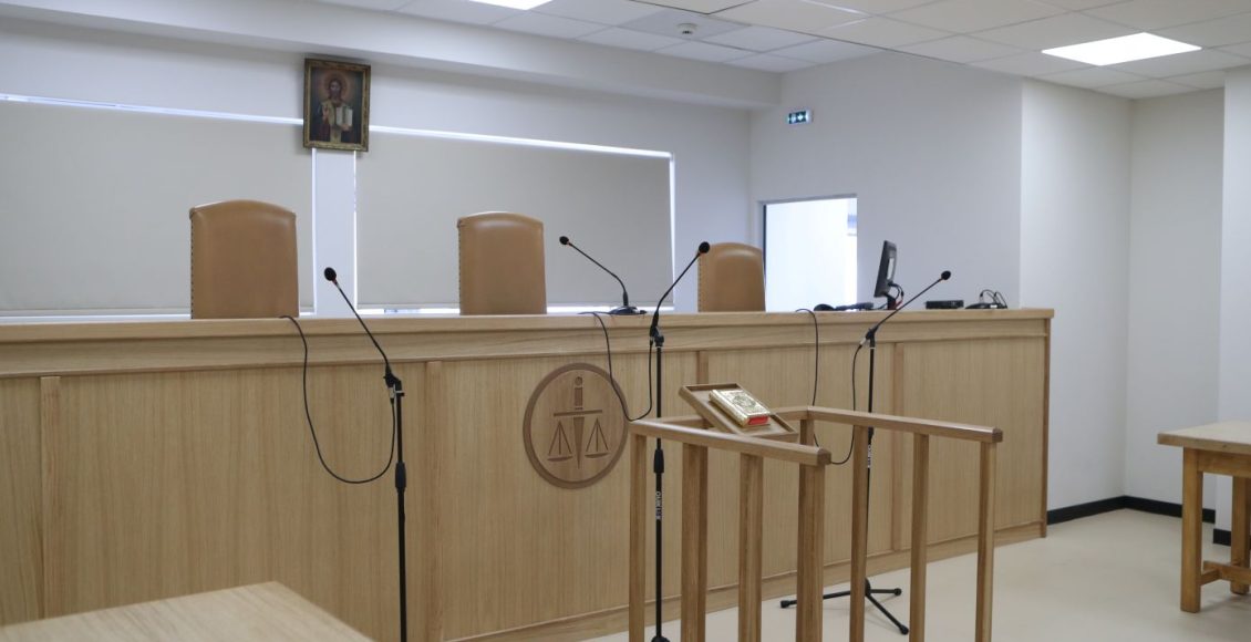 Ελεύθερος-ο-15χρονος-που-επιτέθηκε-και-χτύπησε-συνομήλικό-του-στη-Θεσσαλονίκη-έξω-από-σχολείο