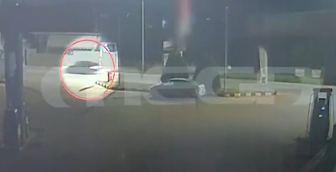 Έγκλημα-στη-Σαλαμίνα:-Βίντεο-με-τη-νύφη-της-75χρονης-να-φεύγει-με-το-αμάξι-μετά-τη-δολοφονία