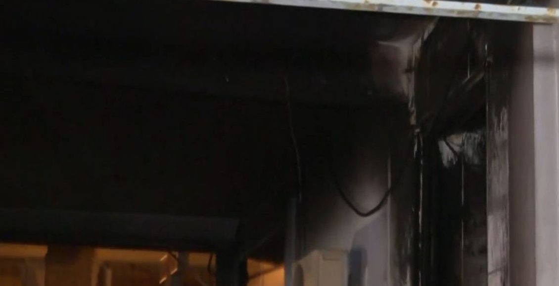 Γκαζάκια-σε-πολυκατοικία-στη-Θεσσαλονίκη:-Φωτιά-και-σοβαρές-ζημιές