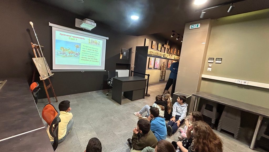 Πλήθος-μαθητών-στο-Βυζαντινό-Μουσείο-Μακρινίτσας