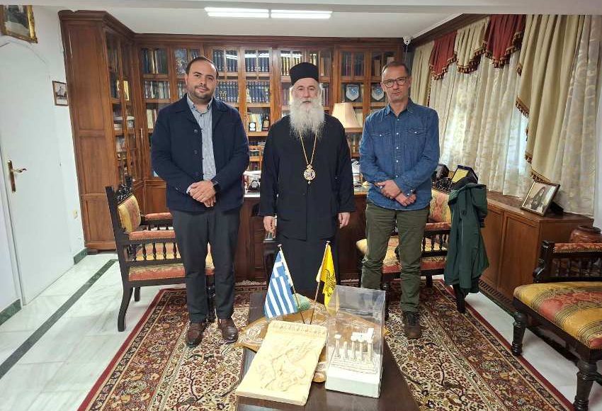 Επίσκεψη-Συλλόγου-Επαγγελματιών-Αρχαίας-Κορίνθου-στον-Μητροπολίτη-Κορίνθου