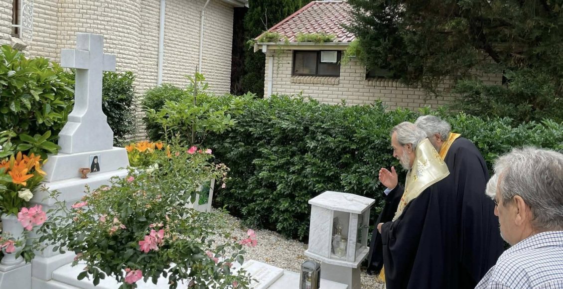 Σύδνεϋ:-Τρισάγιο-επί-του-τάφου-του-μακαριστού-Αρχιεπισκόπου-Αυστραλίας-Στυλιανού