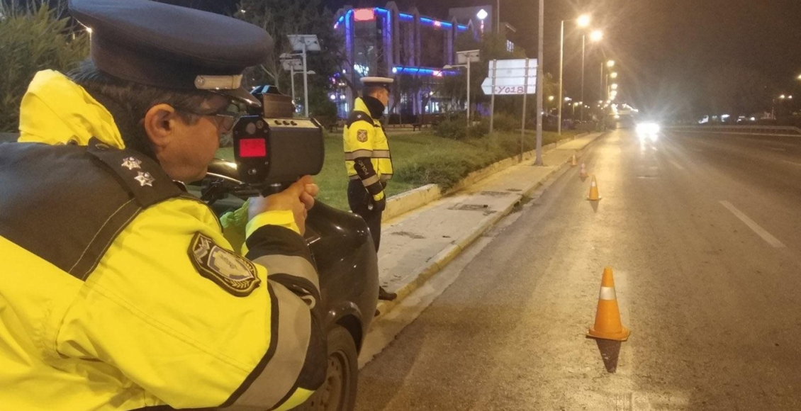 Χειροπέδες-και-αυτόφωρο-για-γνωστό-επιχειρηματία:-Έτρεχε-με-216χλμ.-την-ώρα-στη-λεωφόρο-Βουλιαγμένης