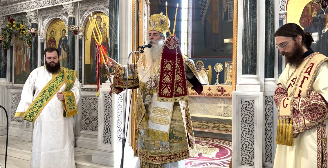 Πειραιώς-Σεραφείμ:-Οι-Άγιοι-Κοσμάς-και-Δαμιανός-όλα-τα-οφείλουν-στην-Αγία-τους-μητέρα,-την-Θεοδότη